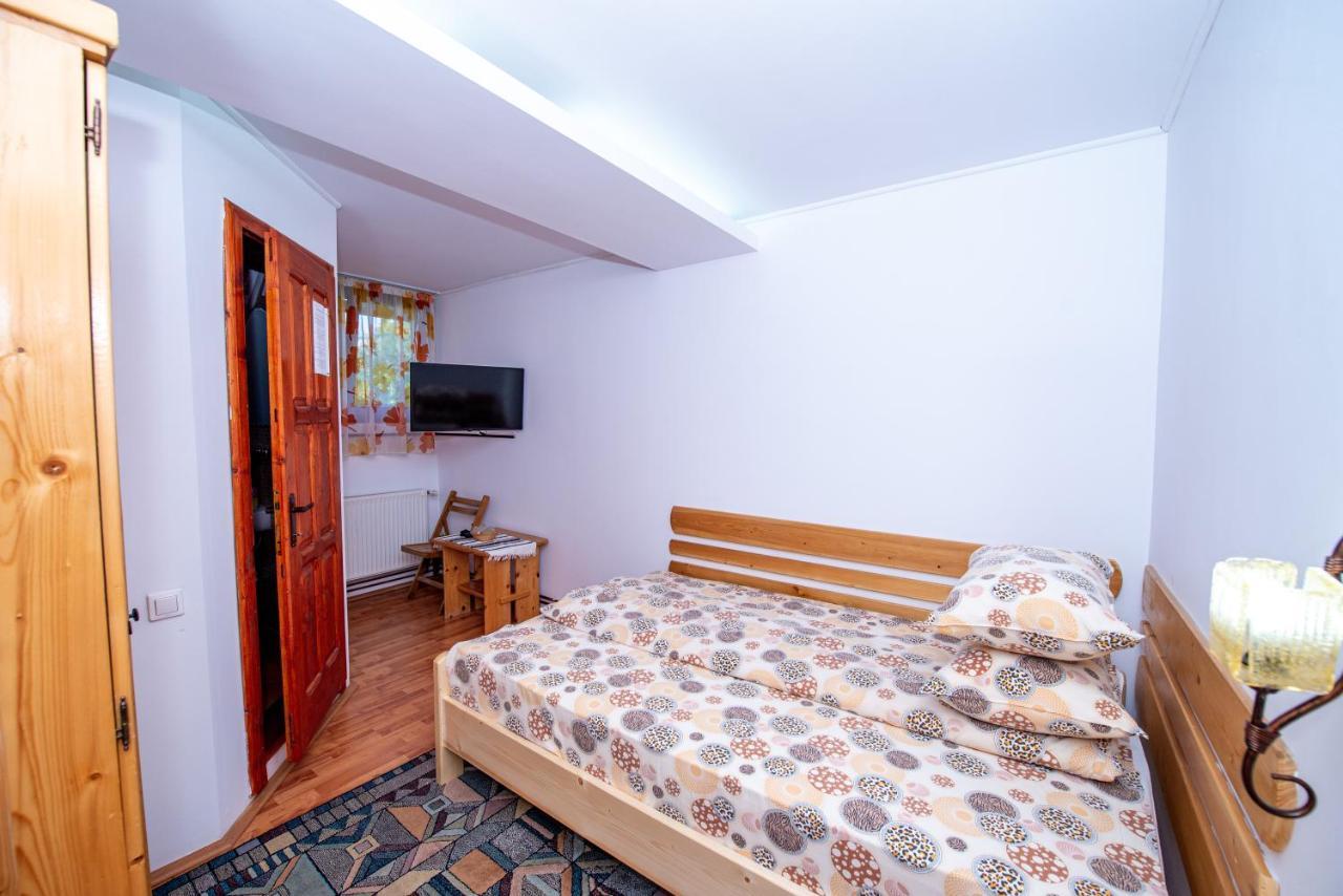 Pensiunea Flori De Camp Vatra Dornei Ngoại thất bức ảnh