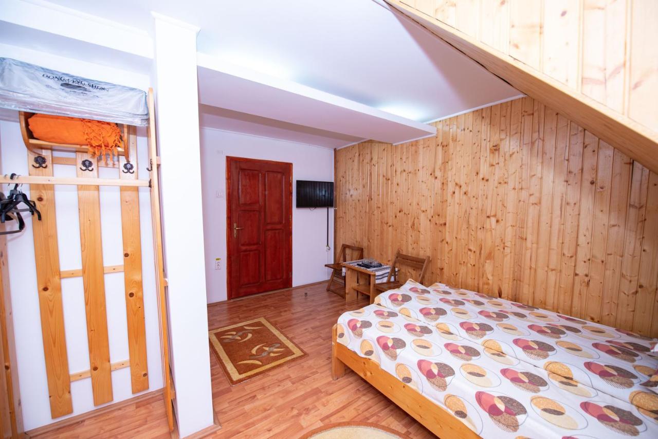 Pensiunea Flori De Camp Vatra Dornei Ngoại thất bức ảnh